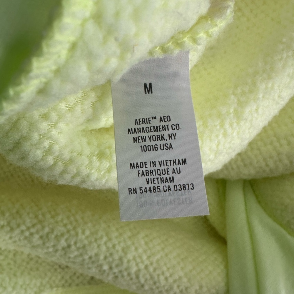 Aerie NWT Cloud Sherpa Oversized pullover tennis ball green sz medium 24” p2p - Picture 6 of 14